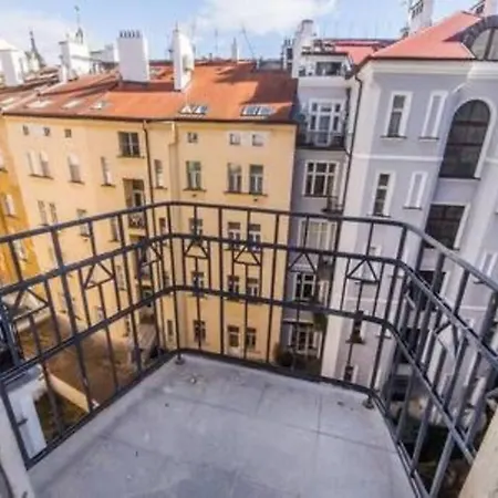 Apartment Beautiful & Peaceful With Cute Balcony *